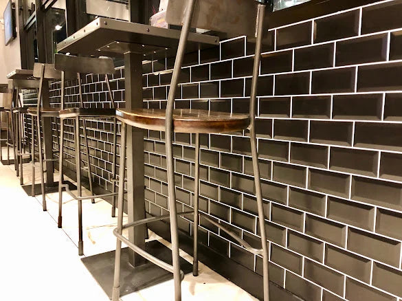 Schwarze Metro Tiles