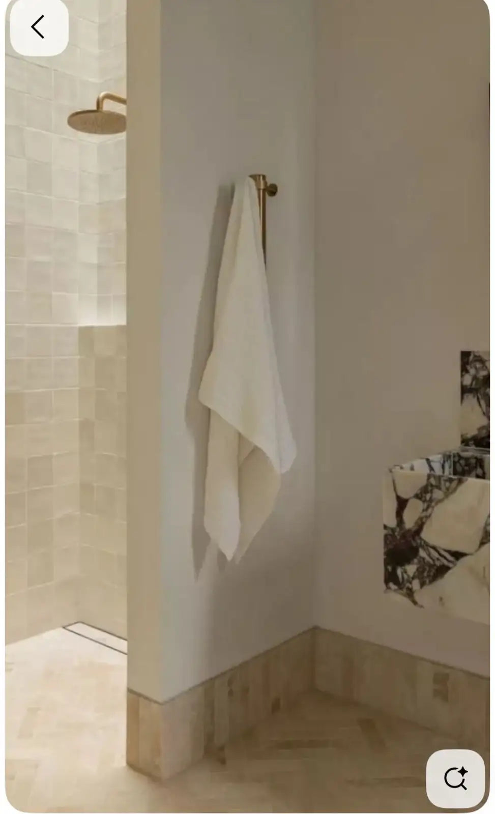 Helle Terracotta in der Dusche